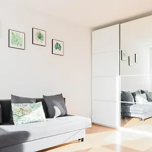https://15-min-stare-miasto-da-apartments-darwina.warsawhotelspoland.com
